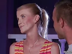 Волосатый киске олгерген һәм йәш үҫмерҙәр лесбиянок